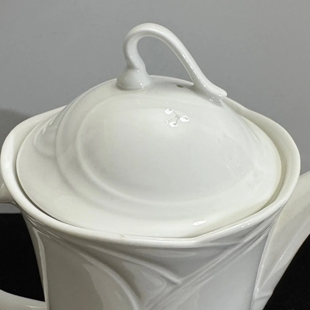 Royal Doulton classic white
